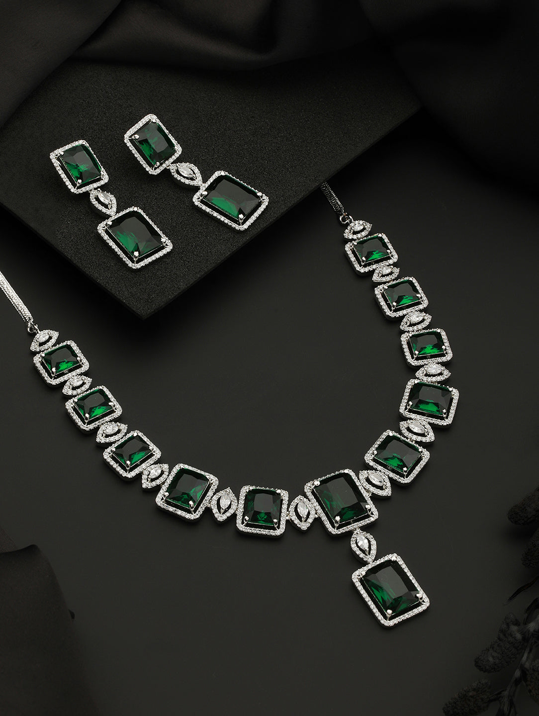 Big emerald stuuded handcrafted necklace set earrings