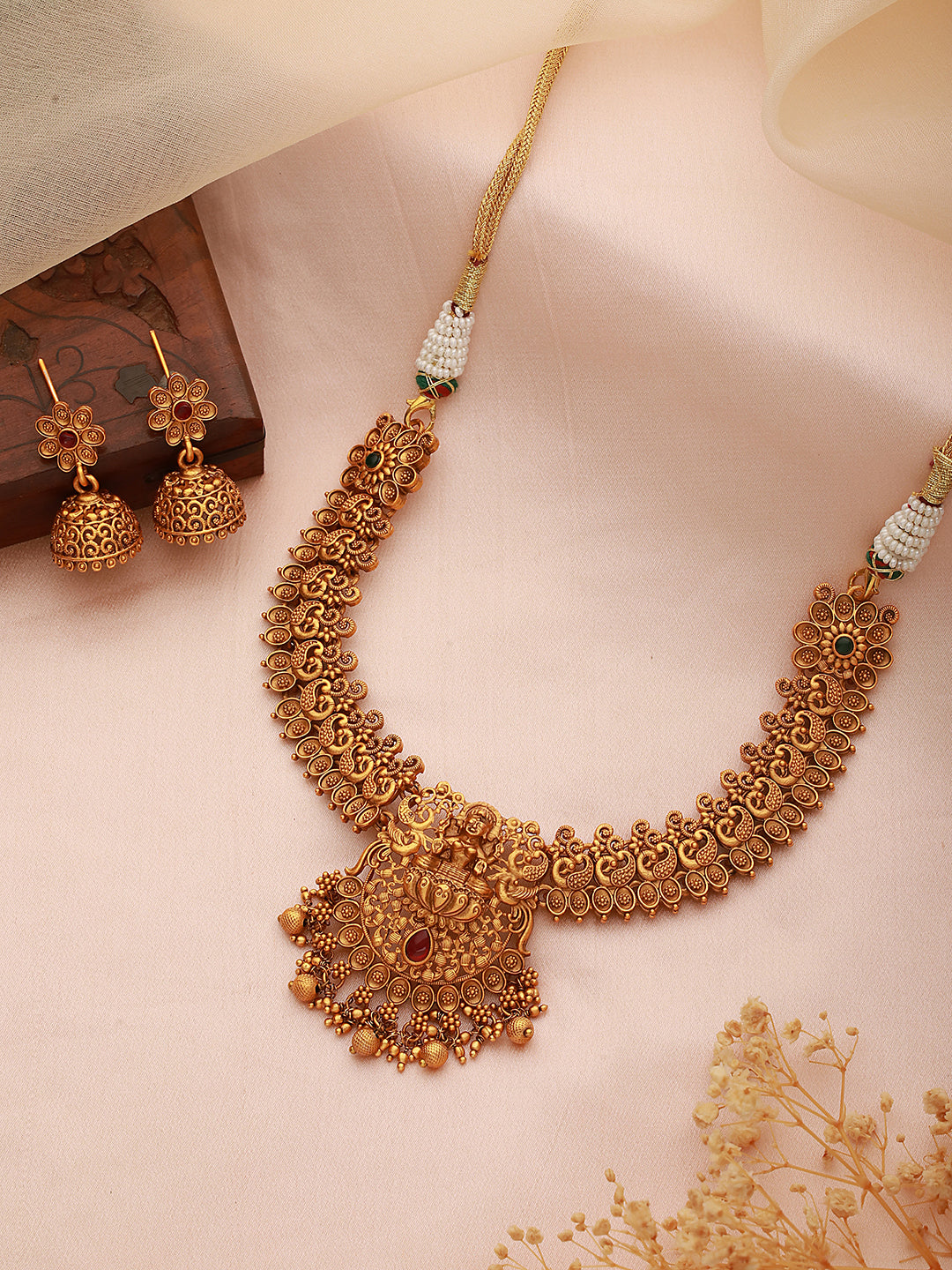Gold plated Goddess Lakshmi Filigree Temple Jewellry Set