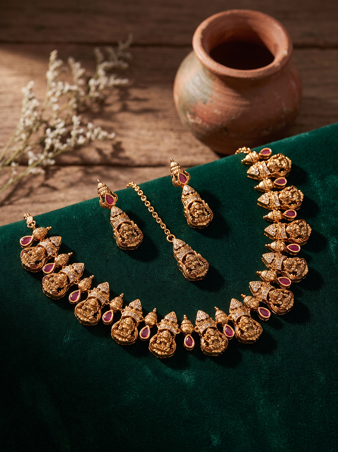 Antique Gold Plated Ruby Stone Lakshmi Temple Necklace Jewellery Set