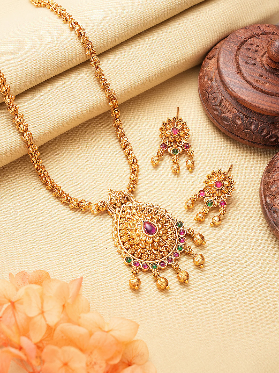 Antique gold ruby green stone pendant long necklace set