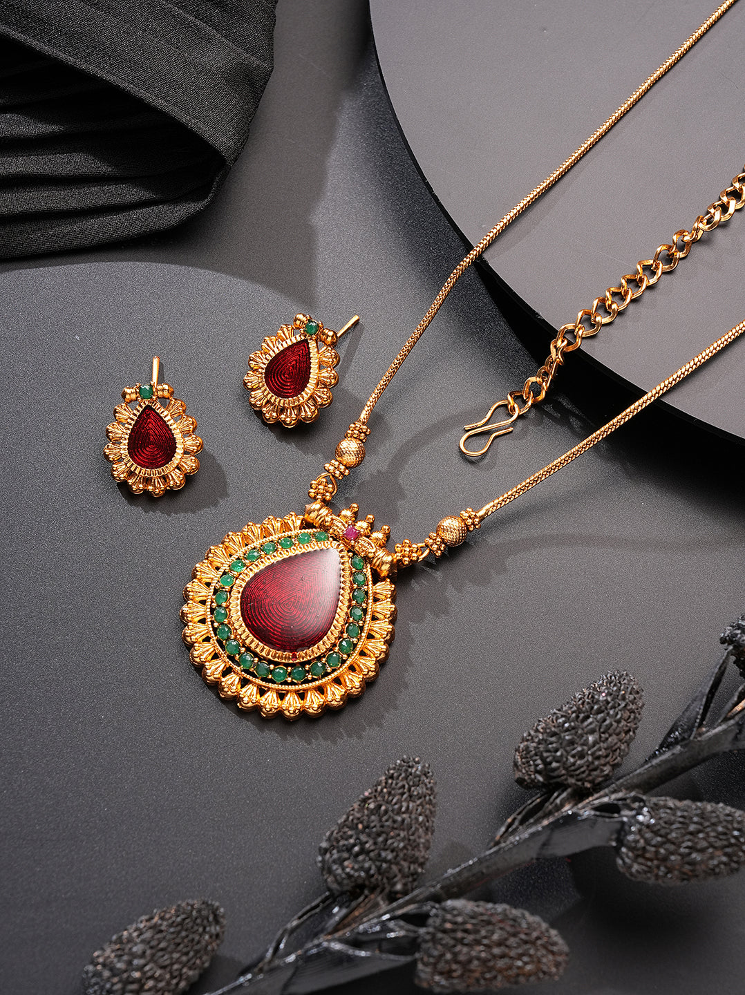 Antique Gold Plated Ruby Teardrop Pendant Necklace Set with Studs