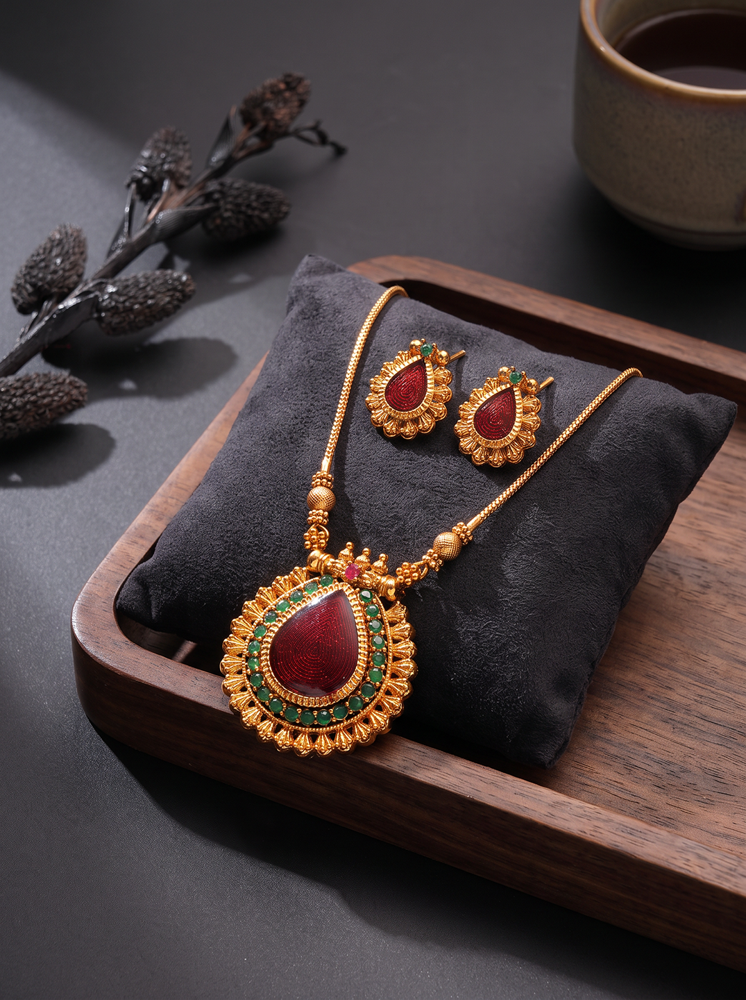 Antique Gold Plated Ruby Teardrop Pendant Necklace Set with Studs