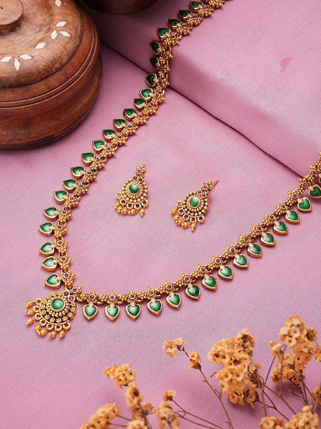 Antique gold green stone long haar necklace set