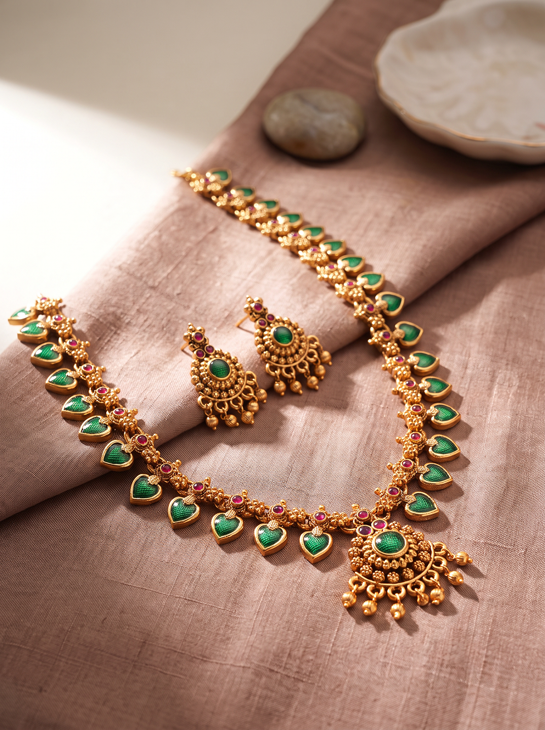 Antique Gold Plated Green Stone Long Haar Necklace Jewellery Set