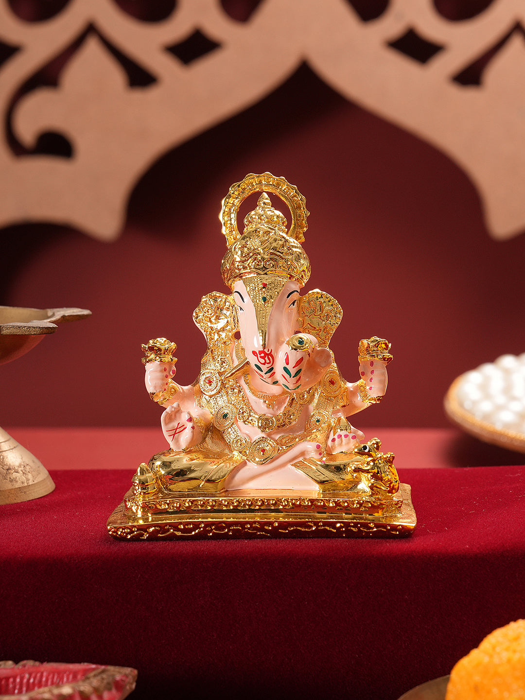 Saraf RS Ganesha Idol on Decorative Base