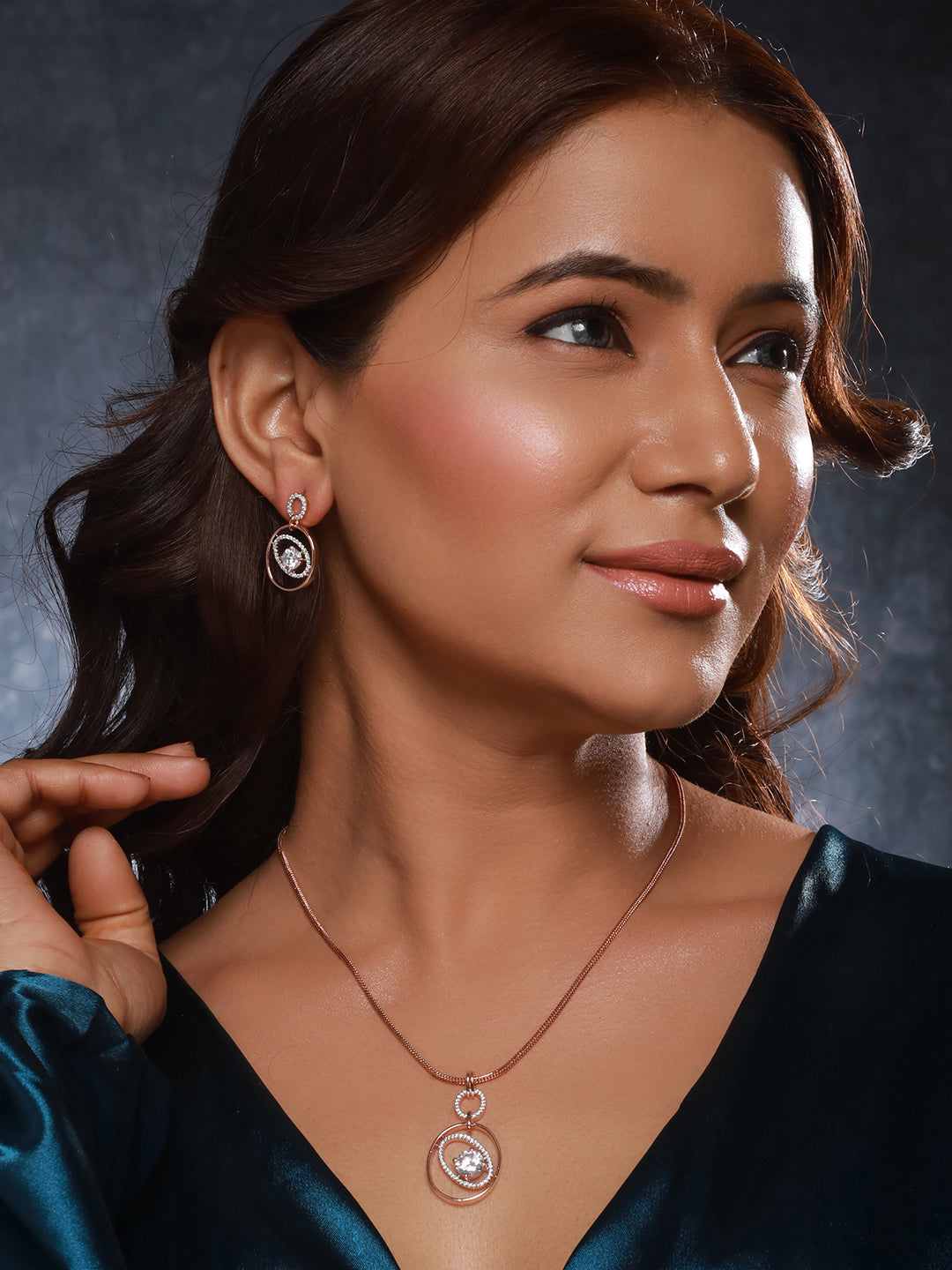 Rose Gold Plated Zircon Studded Solitaire Minimal  Pendant Necklace Jewellery Set