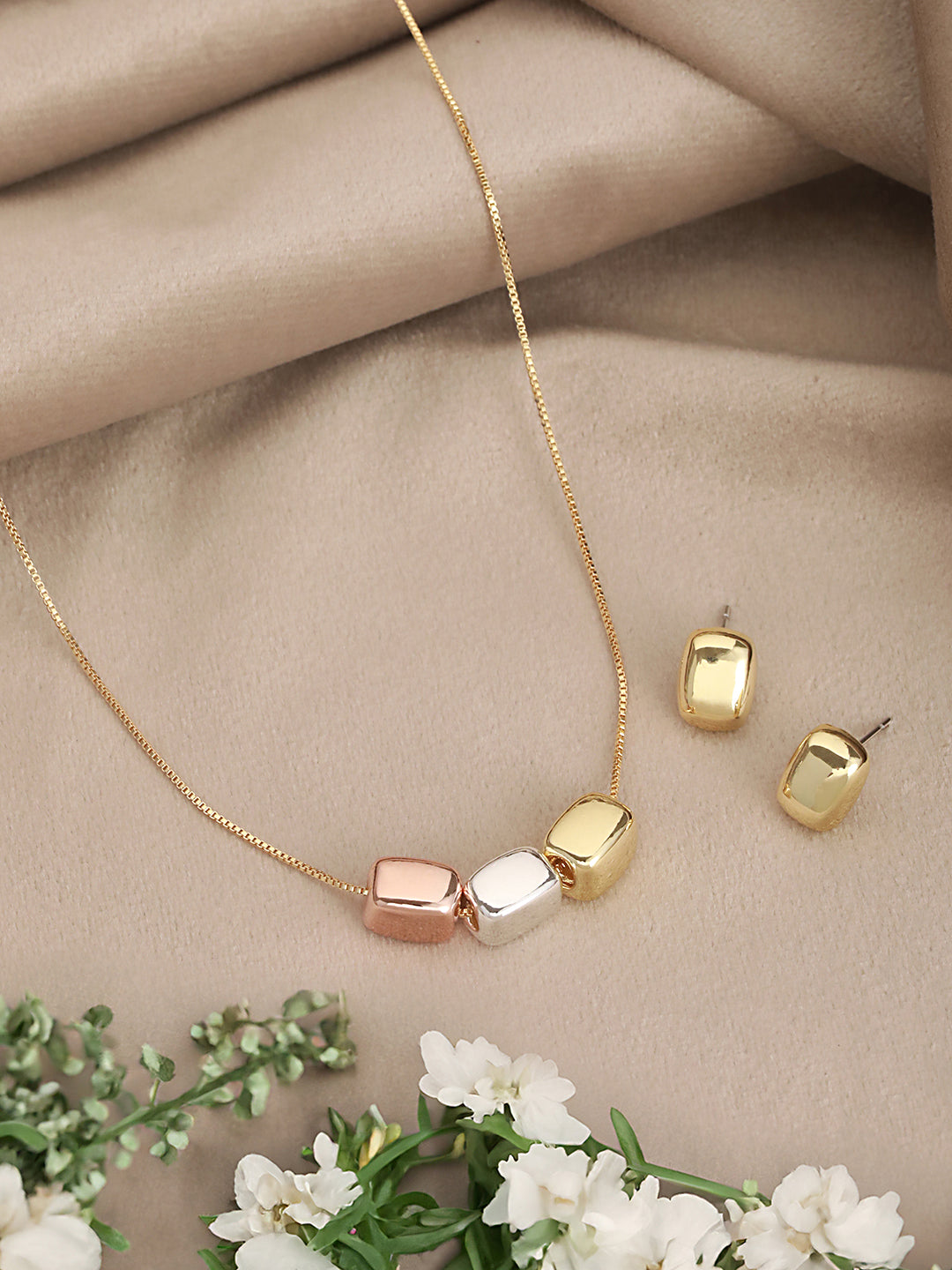 Anti-Tarnish Gold Plated Triple Toned Block Shaped Chunky Minimal Locket Jewellery Set