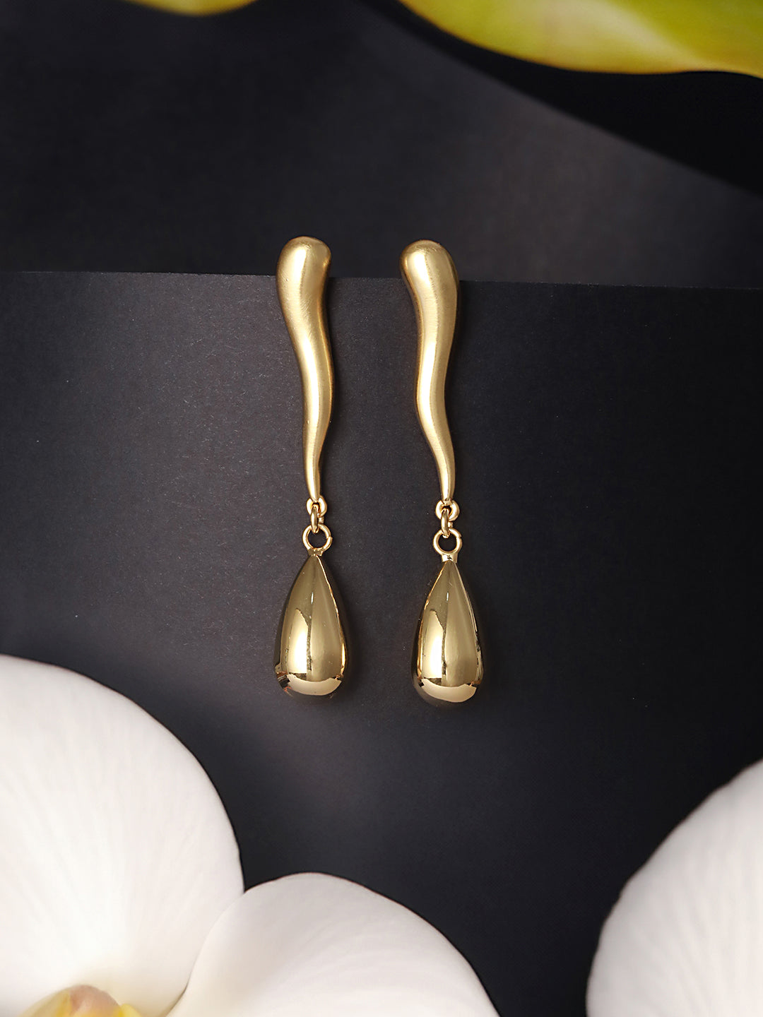Anti-Tarnish 18k Gold Plated Elegant Water Drop Minimalist Drop Earrings