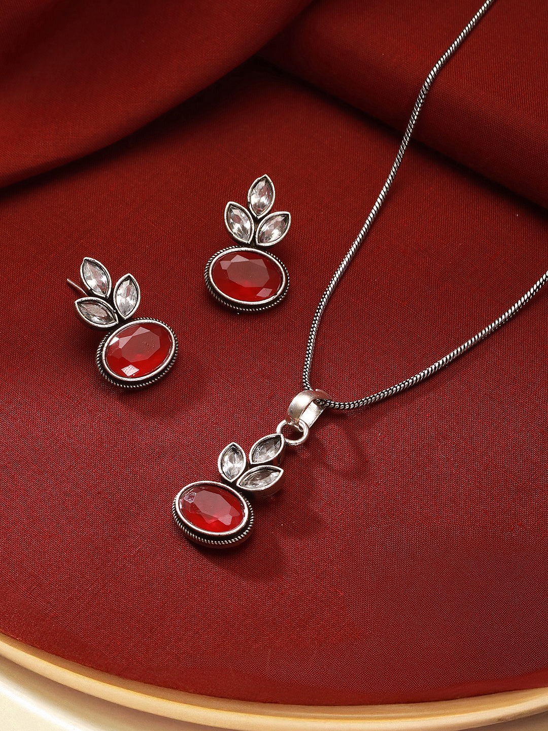 Oxidised Silver Toned Ruby Red  & White Stone Studded Floral Minimal Pendant Chain Jewellery Set