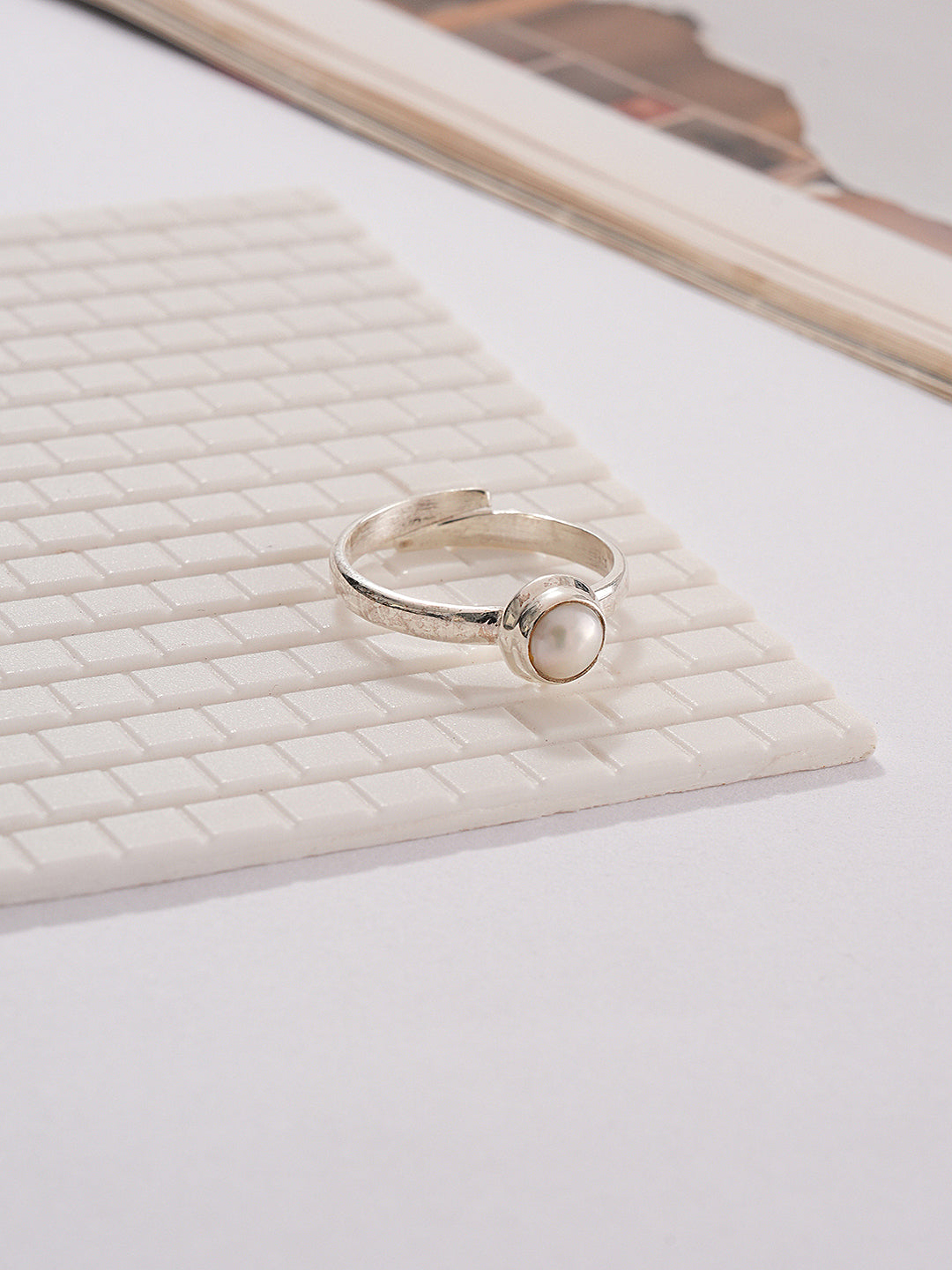 925 Sterling Silver Pearl Studded Minimal Adjustable Band Finger Ring