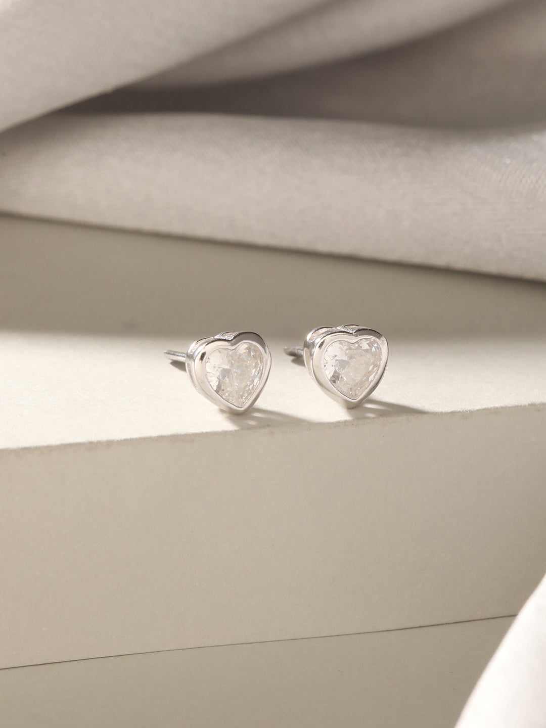925 Sterling Silver Zircon Studded  Heart Shaped Halo Solitaire Minimal Studds Earrings