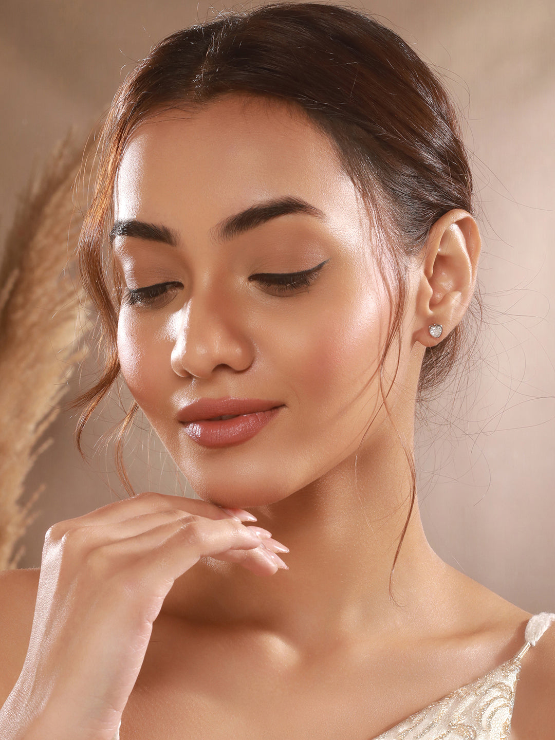 925 Sterling Silver Zircon Studded  Heart Shaped Halo Solitaire Minimal Studds Earrings