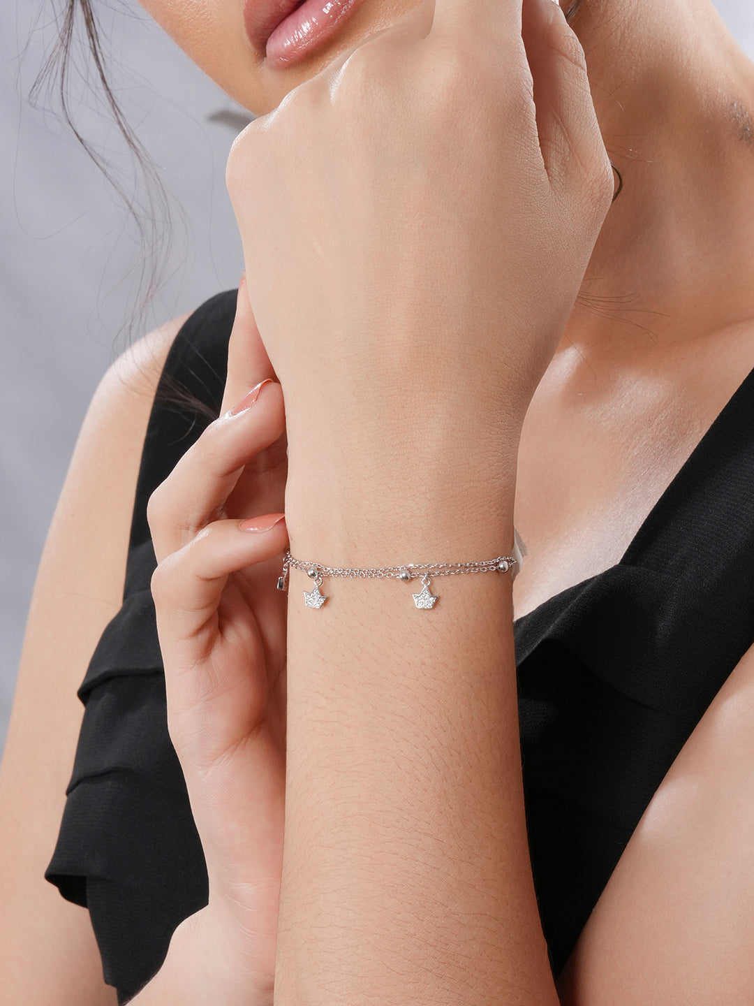 925 Sterling Silver Rhodium Plated AD Studded Sparkling Crown Link Charms Bracelet