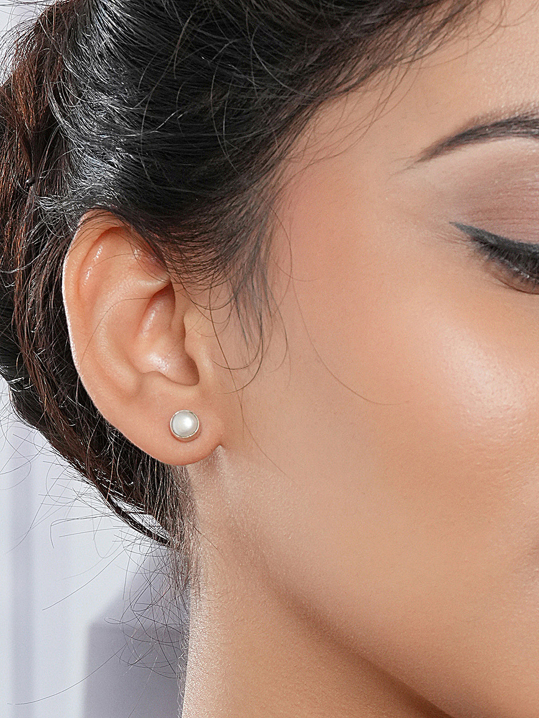 925 Sterling Silver White Pearl Stud Earrings