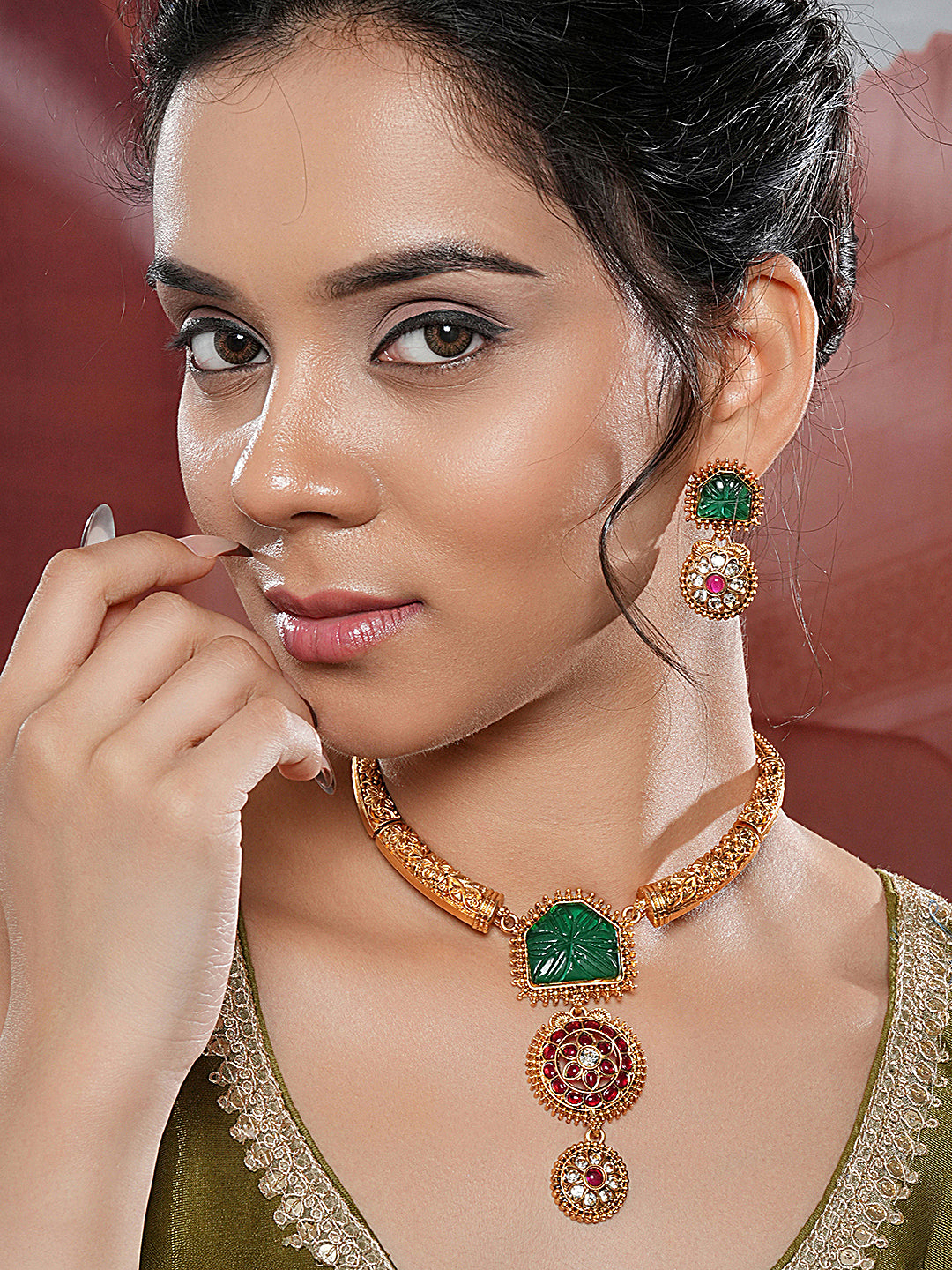 Traditional Gold Jewelry Set with Green and Red Stones
