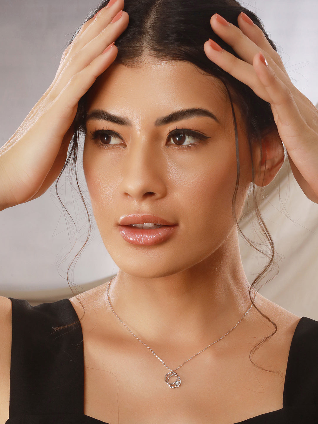 925 Sterling Silver Hearty Circle Of Love Minimal Necklace & Chain