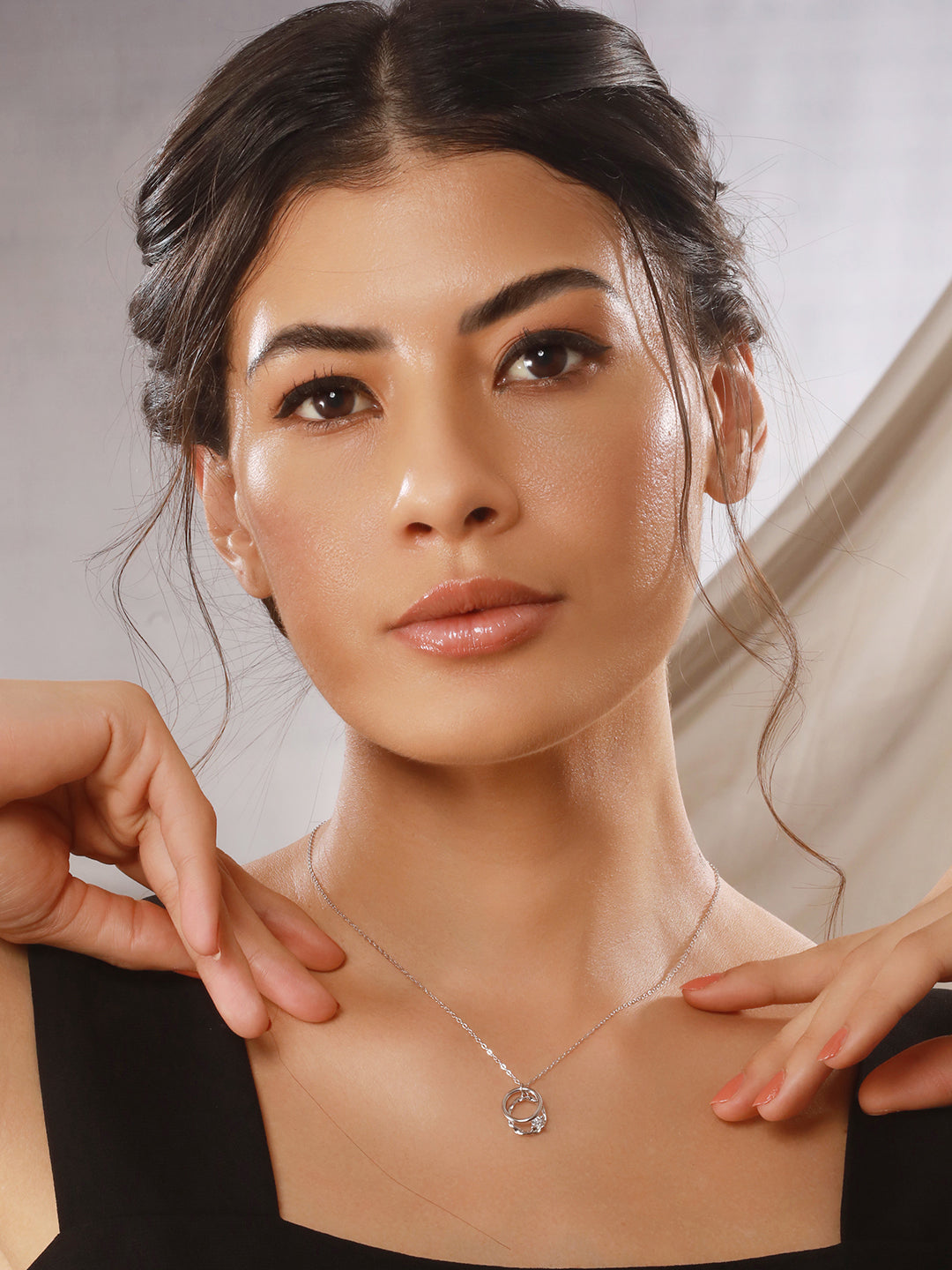 925 Sterling Silver Hearty Circle Of Love Minimal Necklace & Chain