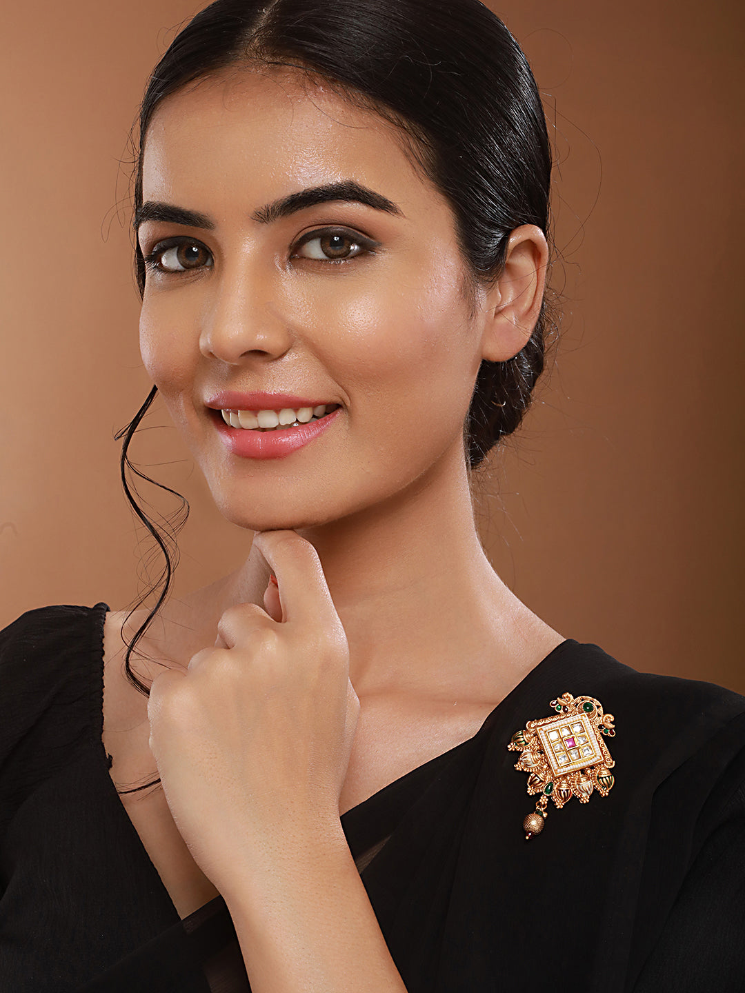 Gold Toned Kundan & Pearl Beaded Peacock Design Broach Saree Pin