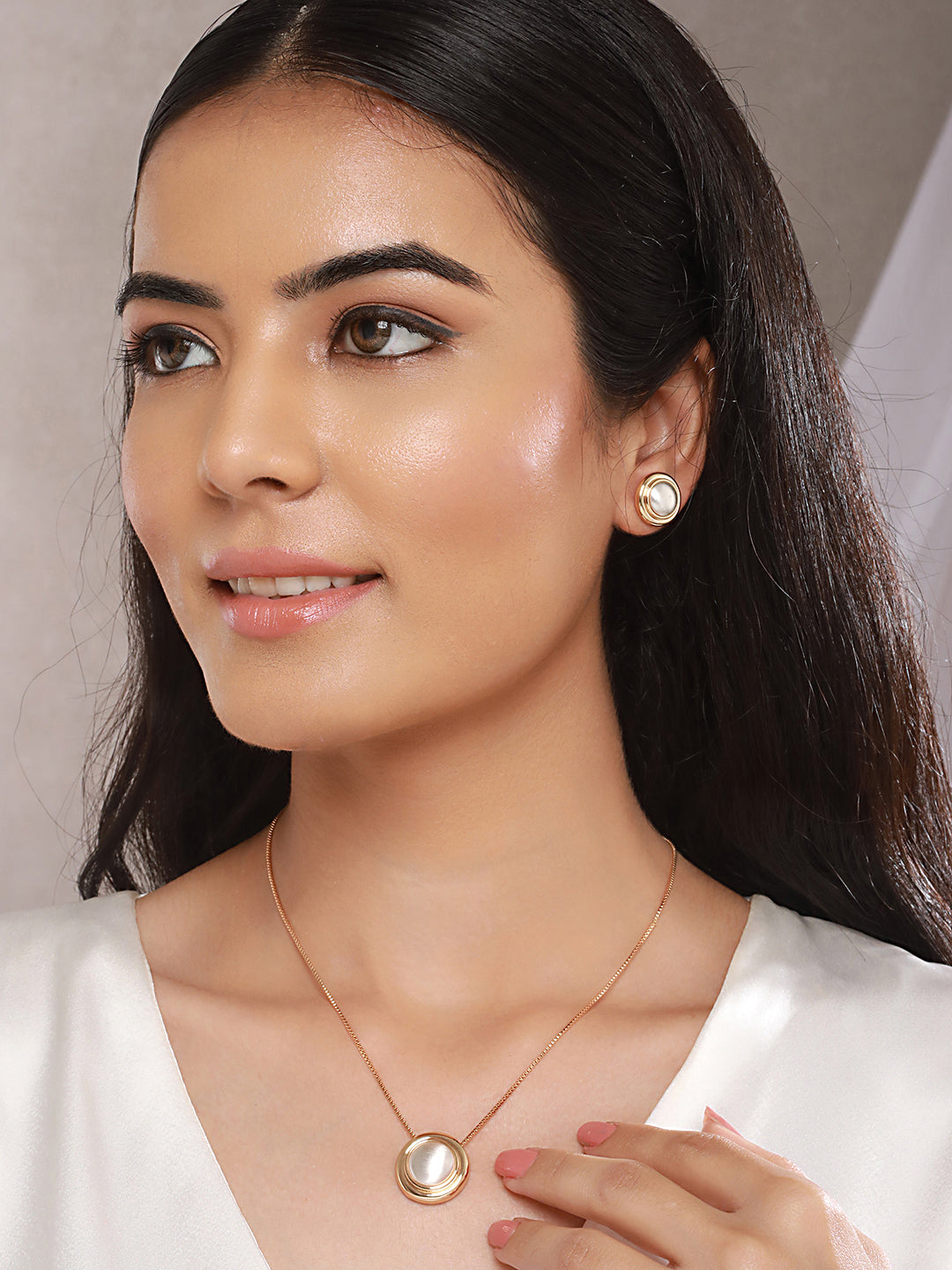 Anti-Tarnish Gold Plated Pearl Beaded Minimal Round Pearl Locket Jewellery Set