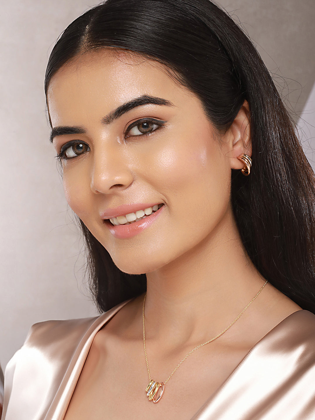 Anti-Tarnish Triple Tone Chunky halo Earrings & Pendant Jewellery Set