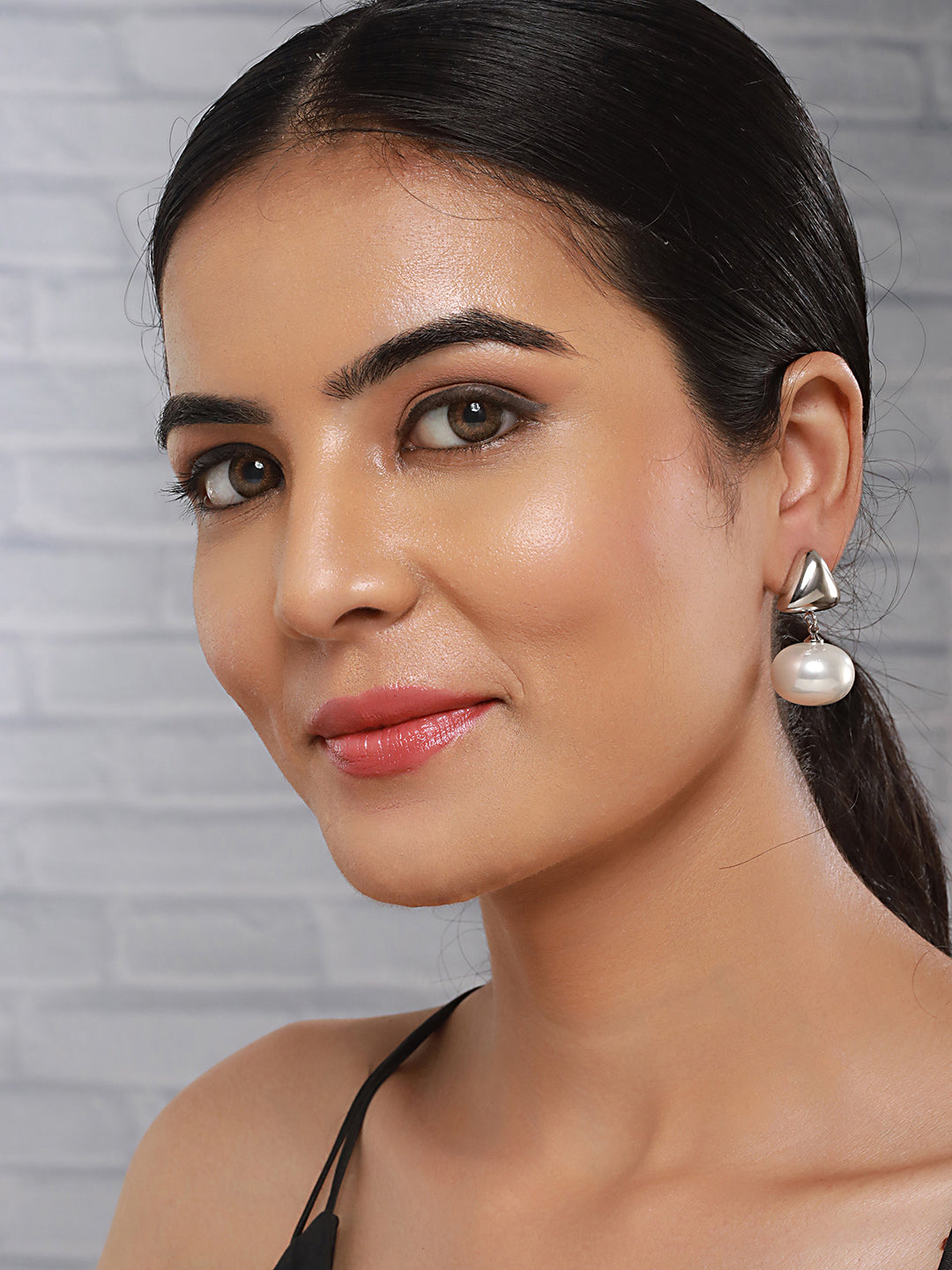 Anti-Tarnish Silver Plated Tiangular Pearl Drop minimal Earrings
