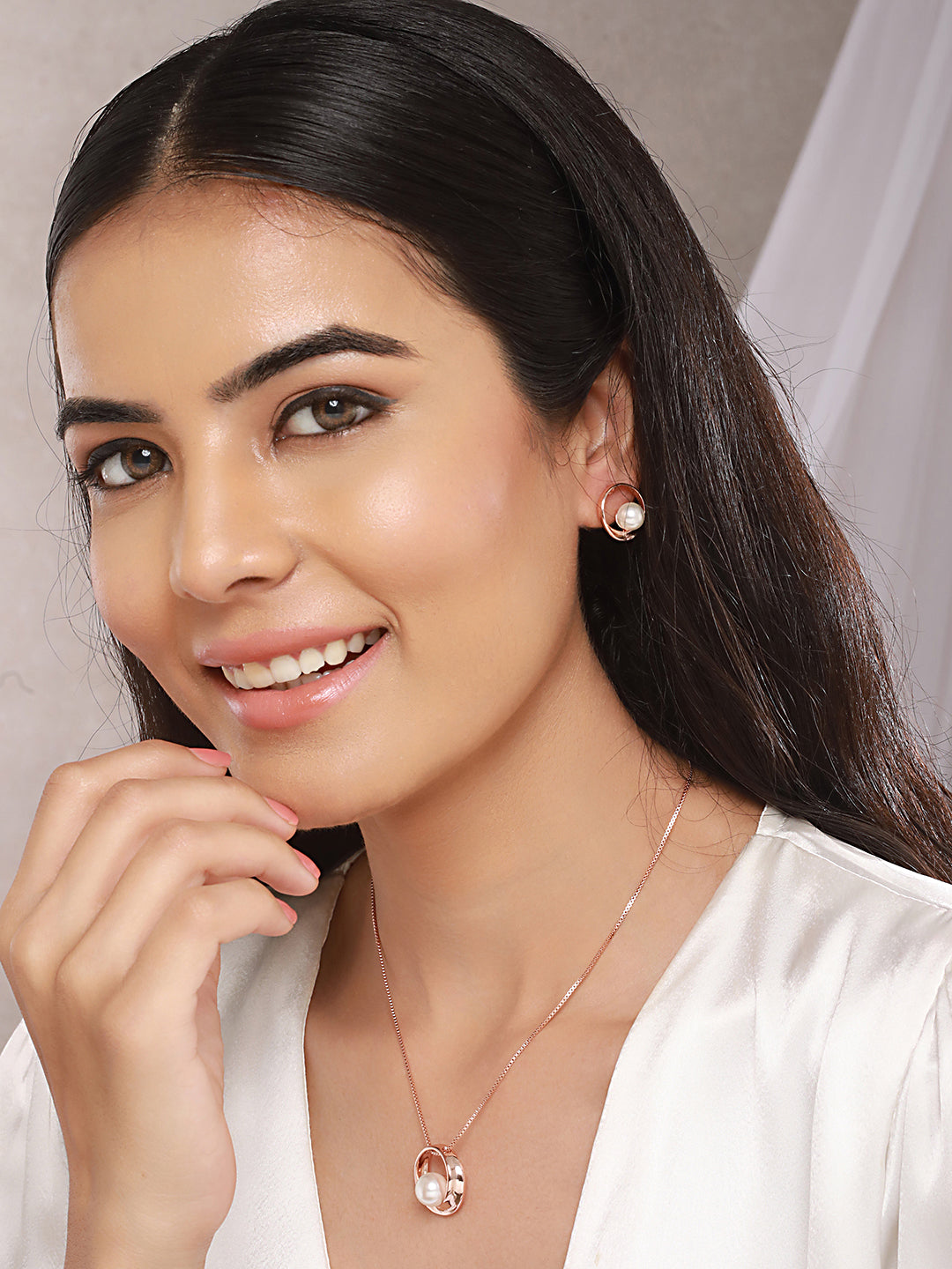 Anti-Tarnish Rose Gold Plated Pearl Beaded Minimal Galaxy Locket Jewellery Set