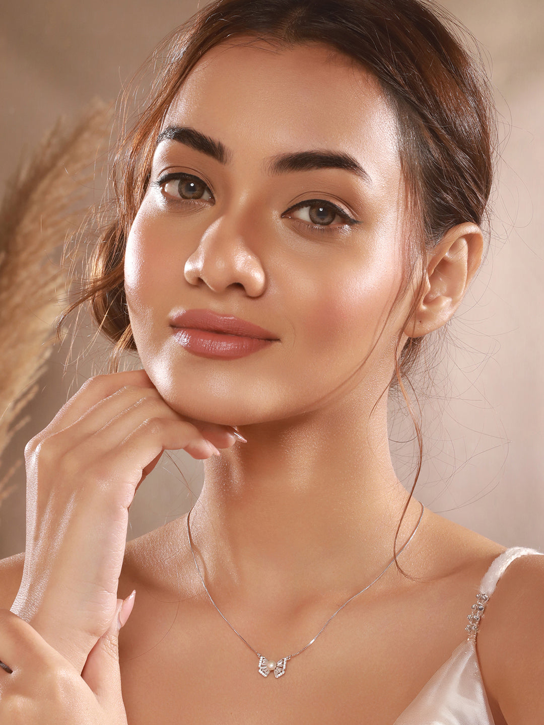 925 Sterling Silver Rhodium Plated Zircon & Pearl  Bow Shaped Pendant Necklace & Chain