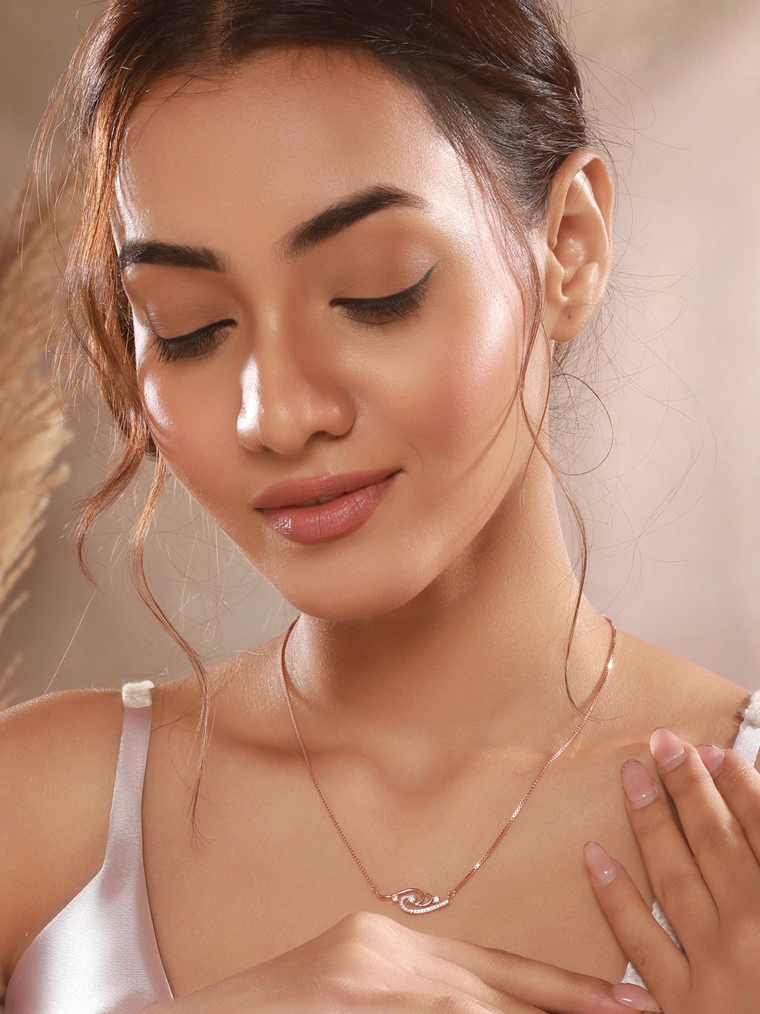 925 Sterling Silver Rose Gold Plated Zircon Studded Floral Rich Pendant Necklace & Chain