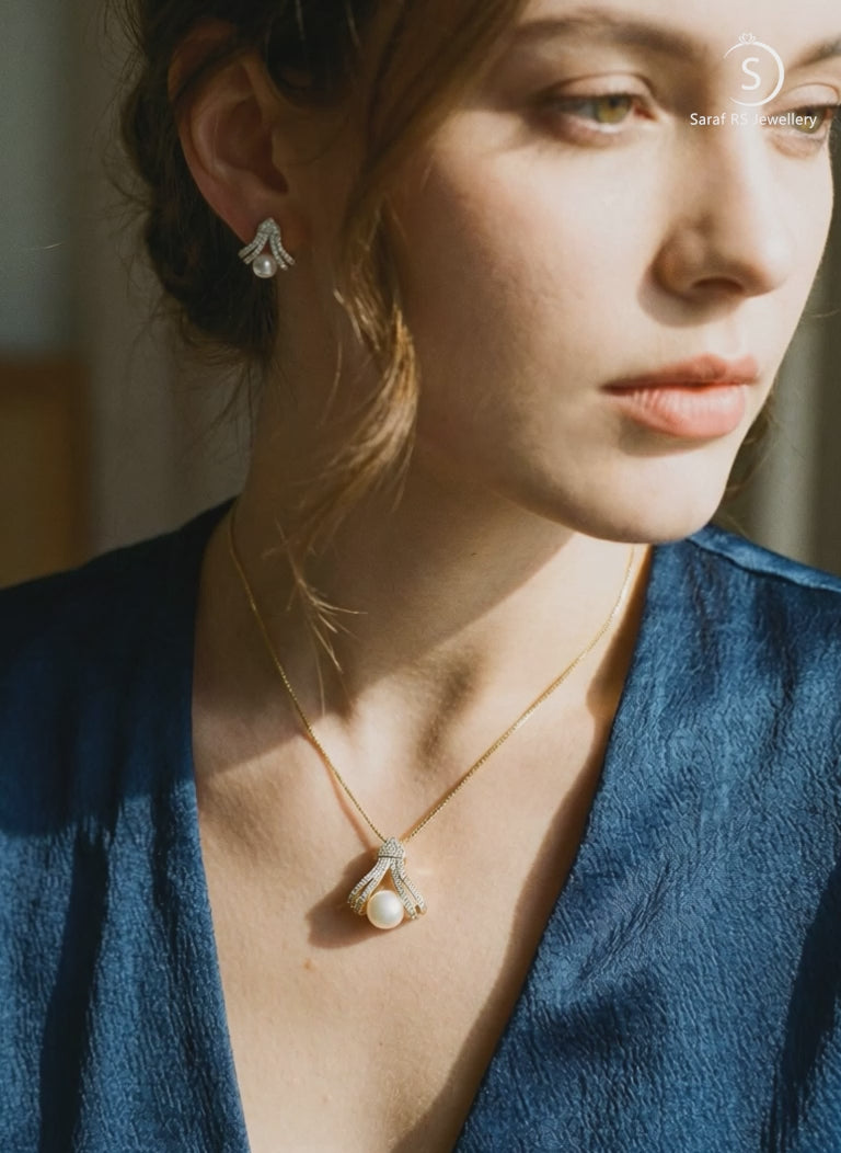 Gold Plated AD Zircon Pearl Studded Minimal Pendant Jewellery Set